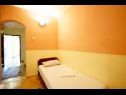 Apartmani Lile - comfortable 3 bedroom apartment: A1(6+2) Pisak - Rivijera Omiš   - Apartman - A1(6+2): spavaća soba