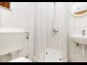 Apartmani Neva - 50m from the sea A1(2+1), A2(2+1), SA3(3) Sumpetar - Rivijera Omiš   - Studio apartman - SA3(3): kupaonica s toaletom