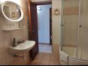 Apartmani Nives - great location: A1(6), A5(2), A6(2), A7(2), A2(4), A3(3), A4(3) Novalja - Otok Pag   - Apartman - A1(6): kupaonica s toaletom