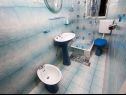 Apartmani Ljubo - 15m from the sea: A1(4+4), SA2(5+1) Stara Novalja - Otok Pag   - Apartman - A1(4+4): kupaonica s toaletom