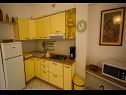 Apartmani Daju - 3 colours: A1 plavi(2+2), A2 žuti(4+1), A3 narančasti(2) Ždrelac - Otok Pašman   - Apartman - A2 žuti(4+1): kuhinja
