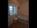 Apartmani Igo - 40 m from pebble beach: SA1(2), A2(5) Kučište - Poluotok Pelješac   - Apartman - A2(5): spavaća soba