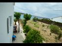 Apartmani Frane - 20 m from beach: A1(6+1) , A2(5)  Barbat - Otok Rab   - dvorište