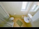 Apartmani Coastal home - 10 m from the sea: A1(4+1), A2(2), A3(2+2), A4(4+1), A5(4+1) Supetarska Draga - Otok Rab   - Apartman - A2(2): kupaonica s toaletom