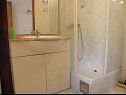 Apartmani Ana - 5 m from beach: A1 Plavi(2+2), A2 Rozi(2+2) Ribarica - Rivijera Senj   - Apartman - A2 Rozi(2+2): kupaonica s toaletom