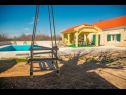 Kuća za odmor Villa Karaga - with private pool: H(8+1) Ljubotić - Rivijera Šibenik  - Hrvatska - dvorište