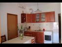 Apartmani Anna - great location & family friendly: A1(4), A3(4) Pirovac - Rivijera Šibenik   - Apartman - A1(4): kuhinja