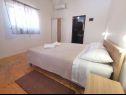 Apartmani Kate - 200 m from beach: A1(2), A2(4+1), SA3(2), A4(6+1) Vodice - Rivijera Šibenik   - Apartman - A1(2): spavaća soba