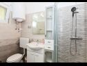 Apartmani Snježa - green house: A1 Andelija(5), B2 Snjezana(4+1) Vodice - Rivijera Šibenik   - Apartman - A1 Andelija(5): kupaonica s toaletom
