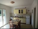 Apartmani Elizabet - great location & close to the beach: A1(4+2), A2(2+2) Maslinica - Otok Šolta   - Apartman - A2(2+2): kuhinja i blagovaonica