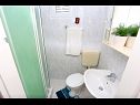 Apartmani Marija - beautiful sea view: A1(4+1) Drvenik Mali (Otok Drvenik Mali) - Rivijera Trogir   - Apartman - A1(4+1): kupaonica s toaletom
