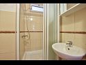 Apartmani Sretan A1-Rogač(5+1), A2-Višnja(4+1), A3-Kiwi(2+1) Uvala Ljubljeva (Vinišće) - Rivijera Trogir  - Hrvatska - Apartman - A1-Rogač(5+1): kupaonica s toaletom