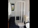 Apartmani Ivanka - 10 m from sea : A2 (2+2), A3 (4+2) Marina - Rivijera Trogir   - Apartman - A2 (2+2): kupaonica s toaletom