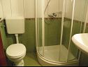 Apartmani Ivanka - 10 m from sea : A2 (2+2), A3 (4+2) Marina - Rivijera Trogir   - Apartman - A3 (4+2): kupaonica s toaletom
