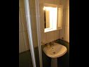Apartmani Ivanka - 10 m from sea : A2 (2+2), A3 (4+2) Marina - Rivijera Trogir   - Apartman - A3 (4+2): kupaonica s toaletom