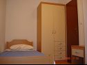 Apartmani Ivanka - 10 m from sea : A2 (2+2), A3 (4+2) Marina - Rivijera Trogir   - Apartman - A3 (4+2): spavaća soba
