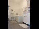 Apartmani Anka- comfortable and affordable A2(3+2), A1(6) Marina - Rivijera Trogir   - Apartman - A1(6): kupaonica s toaletom