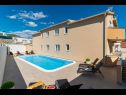 Apartmani Lux 1 - heated pool: A1(4), A4(4) Marina - Rivijera Trogir   - bazen (kuća i okolica)
