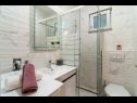 Apartmani Lux 1 - heated pool: A1(4), A4(4) Marina - Rivijera Trogir   - Apartman - A4(4): kupaonica s toaletom