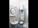 Apartmani VV A1(2+1), A2(5), A3(7) Seget Vranjica - Rivijera Trogir   - Apartman - A1(2+1): kupaonica s toaletom