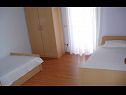 Apartmani Ante - 80 m from sea: A1(4), A2(2+1) Seget Vranjica - Rivijera Trogir   - Apartman - A1(4): spavaća soba