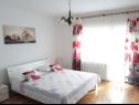 Apartmani Vesna - 40 m from pebble beach: A1(4+1), A2(4), A3(4+1) Seget Vranjica - Rivijera Trogir   - Apartman - A3(4+1): spavaća soba