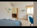 Apartmani Mare - 30 m from pebble beach: SA1(2), SA2(2), A3(4), A4(4), A5(8) Seget Vranjica - Rivijera Trogir   - Studio apartman - SA2(2): interijer