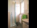 Apartmani Tih - 20 m from sea: A1 Ruzmarin(2+2), A2 Maslina(2+2) Sevid - Rivijera Trogir   - Apartman - A1 Ruzmarin(2+2): kupaonica s toaletom