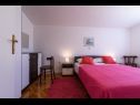 Apartmani Stipe - 25m from the sea: A1(4+1) Sevid - Rivijera Trogir   - Apartman - A1(4+1): spavaća soba