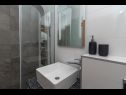 Apartmani Marijan - beautiful view: A1(6) Trogir - Rivijera Trogir   - Apartman - A1(6): kupaonica s toaletom