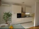 Apartmani Marin1 - near pebble beach: A1(2+2), A2(2+2) Trogir - Rivijera Trogir   - Apartman - A2(2+2): kuhinja i blagovaonica