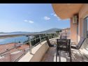 Apartmani Pery - 2 bedroom sea view apartment: A1(4+1) Trogir - Rivijera Trogir   - Apartman - A1(4+1): balkon