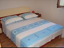 Apartmani Tone - spacious and comfortable: A1 zuti(5+2), A2 plavi(5+2) Trogir - Rivijera Trogir   - Apartman - A1 zuti(5+2): spavaća soba