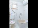 Apartmani Vesna - comfortable: A1(4+1) Trogir - Rivijera Trogir   - Apartman - A1(4+1): kupaonica s toaletom