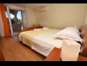 Apartmani Davorka - 50m from the sea A1(2+2), A2(2+2) Trogir - Rivijera Trogir   - Apartman - A1(2+2): spavaća soba