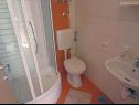 Apartmani Davorka - 50m from the sea A1(2+2), A2(2+2) Trogir - Rivijera Trogir   - Apartman - A2(2+2): kupaonica s toaletom