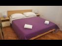 Apartmani Marija - 10m from beach: A1(4+1), A2(6), A3(6+2) Trogir - Rivijera Trogir   - Apartman - A3(6+2): spavaća soba