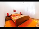 Apartmani Iva - 150m from the beach: A1(4), A3(3), SA2(2) Trogir - Rivijera Trogir   - Apartman - A1(4): spavaća soba