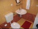 Apartmani i sobe Jare - in old town A1 donji (4+1), R1 zelena(2), A2 gornji (2+2) Trogir - Rivijera Trogir   - Apartman - A1 donji (4+1): kupaonica s toaletom