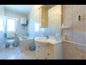 Apartmani Mare - comfortable apartment : A1(5), A2(5) Trogir - Rivijera Trogir   - Apartman - A1(5): kupaonica s toaletom