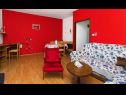 Apartmani Bepoto- family apartment with terrace A1(4+1) Trogir - Rivijera Trogir   - Apartman - A1(4+1): dnevni boravak