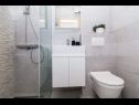 Apartmani Tom - panoramic sea view: A1(6) Trogir - Rivijera Trogir   - Apartman - A1(6): kupaonica s toaletom