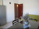 Apartmani Deni - 30 m from sea: A2(4+1), A3(4+2) Vinišće - Rivijera Trogir   - Apartman - A3(4+2): dnevni boravak