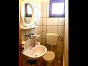 Apartmani Ivo - barbecue: A1(2+1) Vinišće - Rivijera Trogir   - Apartman - A1(2+1): kupaonica s toaletom