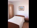 Apartmani Deni - 30 m from sea: A2(4+1), A3(4+2) Vinišće - Rivijera Trogir   - Apartman - A3(4+2): spavaća soba