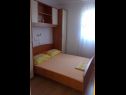 Apartmani Slaven - 50 m from beach: A1(4+2), A2(2+1), A3(4+1) Vinišće - Rivijera Trogir   - Apartman - A1(4+2): spavaća soba