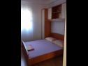Apartmani Slaven - 50 m from beach: A1(4+2), A2(2+1), A3(4+1) Vinišće - Rivijera Trogir   - Apartman - A1(4+2): spavaća soba