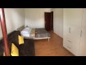 Apartmani Deni - 30 m from sea: A2(4+1), A3(4+2) Vinišće - Rivijera Trogir   - Apartman - A2(4+1): spavaća soba