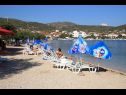 Apartmani Mari - barbecue: A1Lile (4), A2Lile (2+2) Vinišće - Rivijera Trogir   - plaža