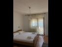 Apartmani Jere - 30 m from beach: A1(4+1), A2(2+1) Vinišće - Rivijera Trogir   - Apartman - A1(4+1): spavaća soba